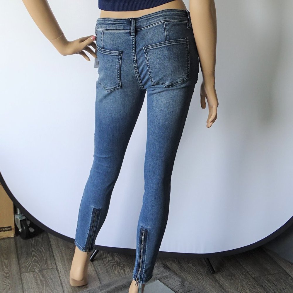 Free People Jet Low Rise Skinny Jeans NWT - Picture 3 of 3
